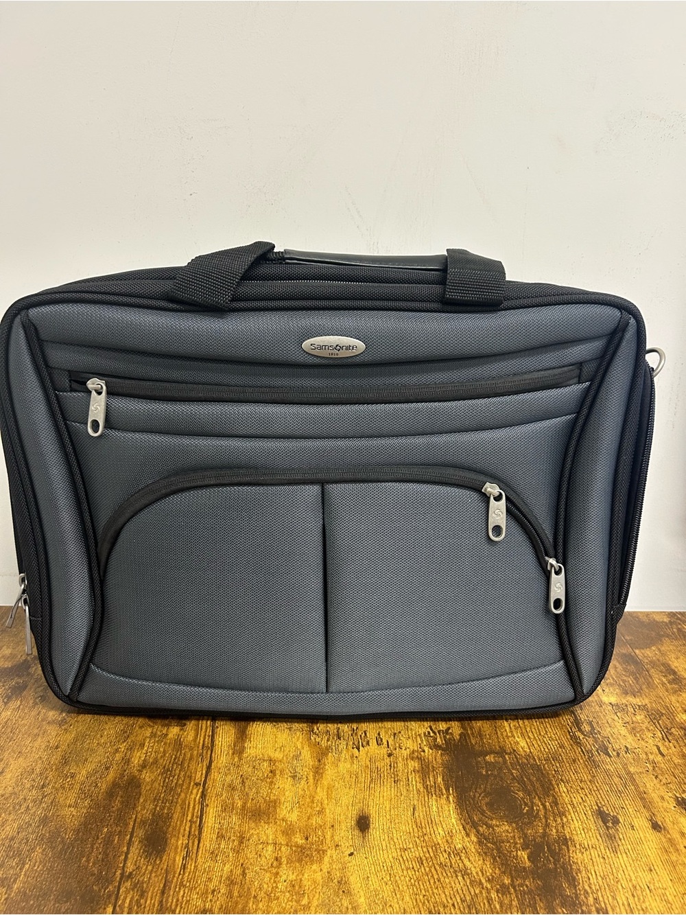 Samsonite Dark Gray Laptop Briefcase with Black Trim